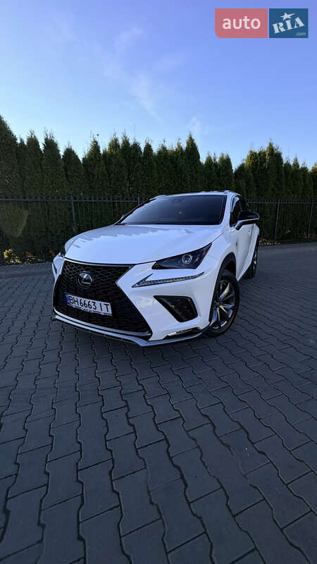 Lexus NX 2021