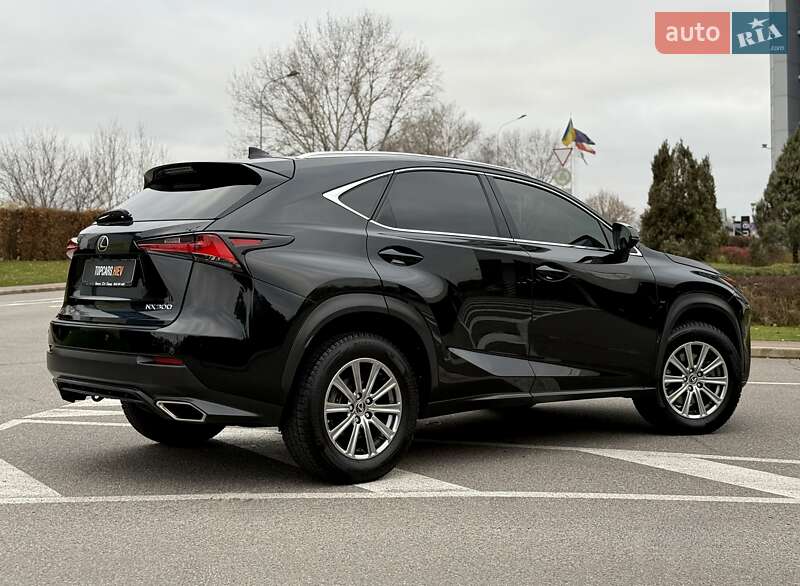 Позашляховик / Кросовер Lexus NX 2018 в Києві