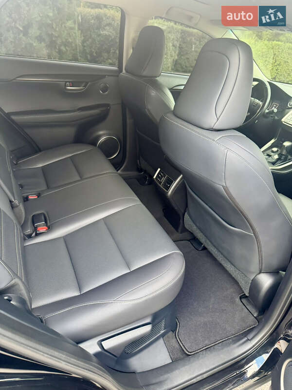 Внедорожник / Кроссовер Lexus NX 2016 в Днепре