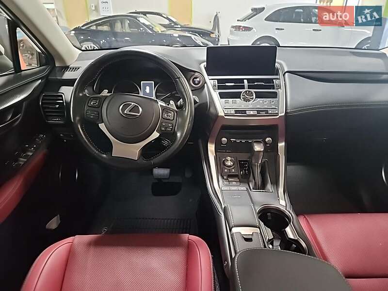 Позашляховик / Кросовер Lexus NX 2021 в Львові
