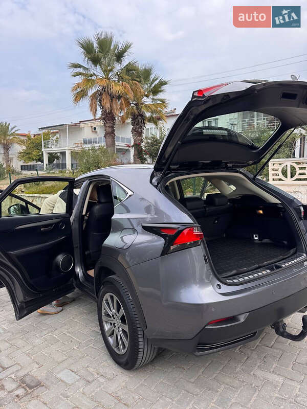 Внедорожник / Кроссовер Lexus NX 2016 в Одессе