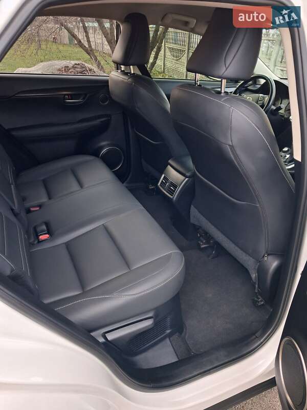 Внедорожник / Кроссовер Lexus NX 2016 в Полтаве