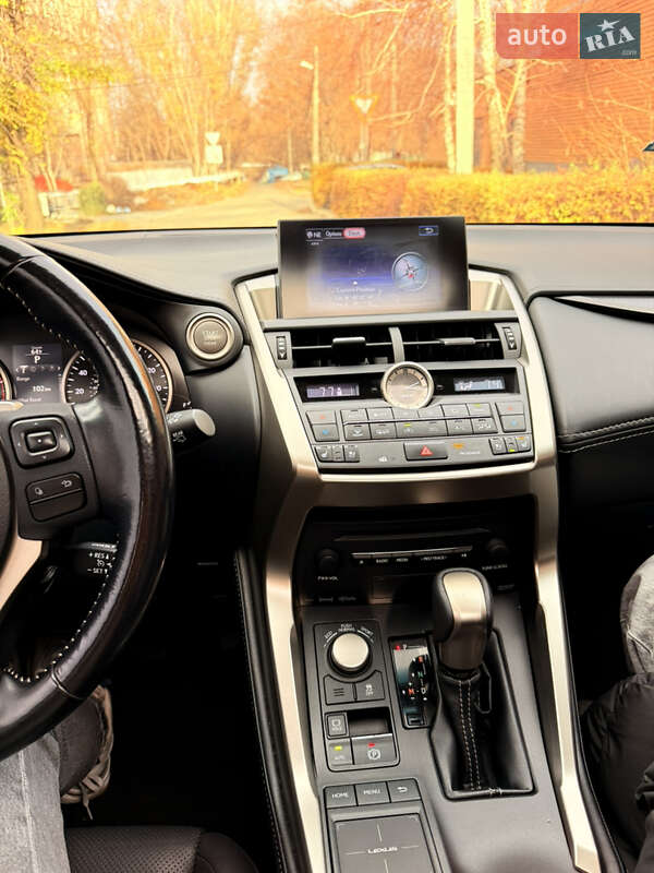 Внедорожник / Кроссовер Lexus NX 2016 в Днепре