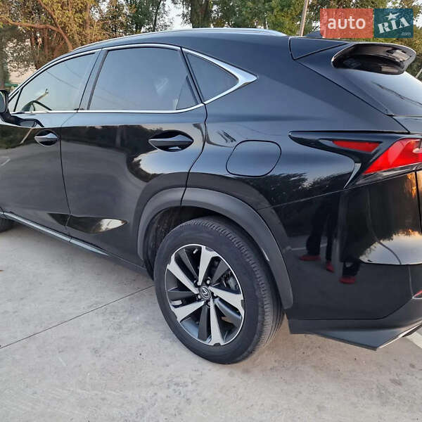 Внедорожник / Кроссовер Lexus NX 2017 в Синельниково