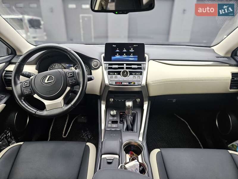 Позашляховик / Кросовер Lexus NX 2020 в Ужгороді