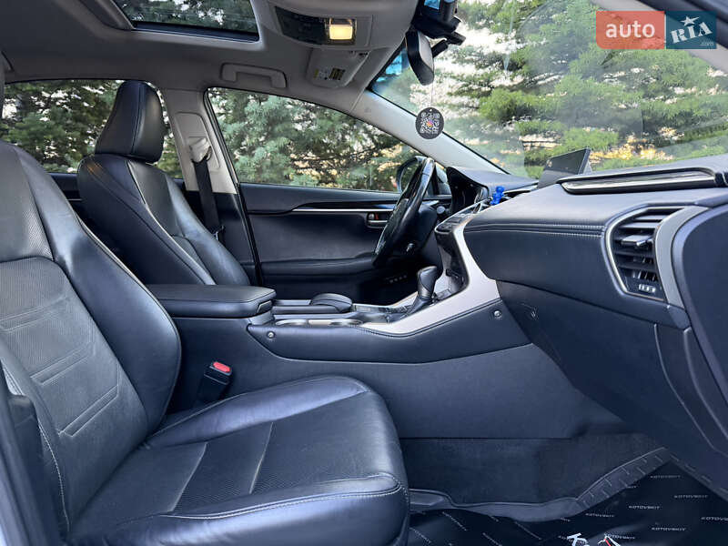 Внедорожник / Кроссовер Lexus NX 2015 в Одессе