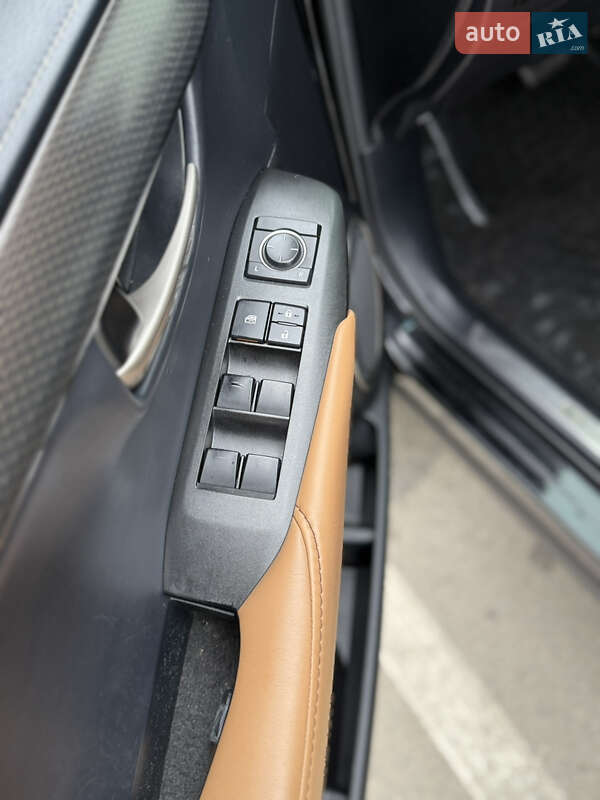 Внедорожник / Кроссовер Lexus NX 2017 в Киеве