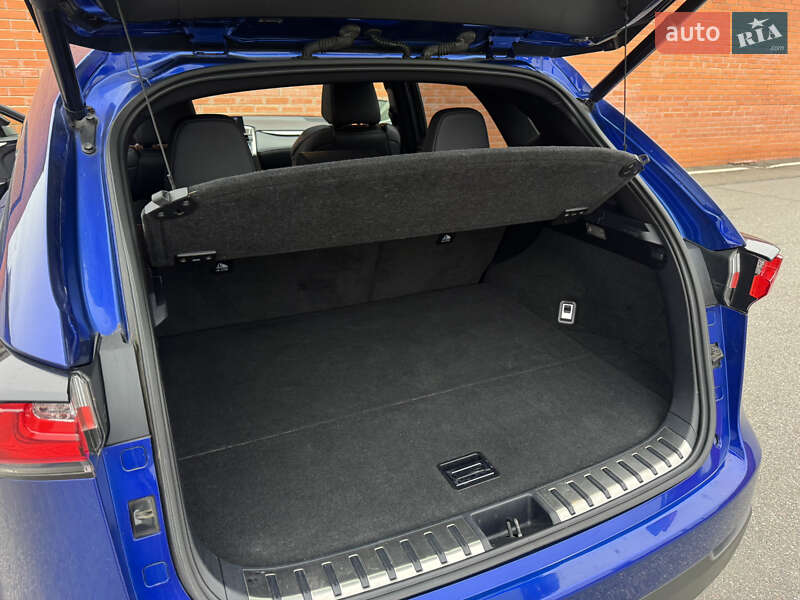 Внедорожник / Кроссовер Lexus NX 2017 в Киеве