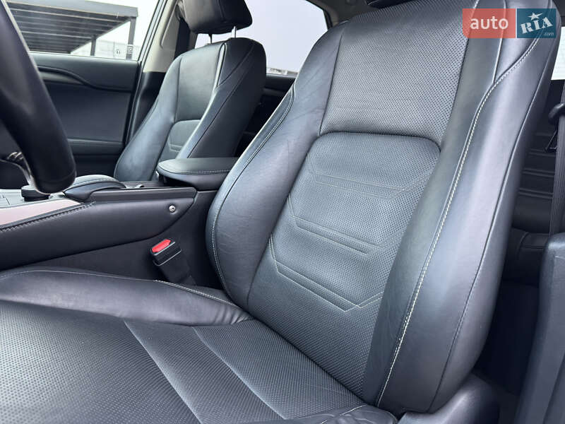 Внедорожник / Кроссовер Lexus NX 2015 в Киеве