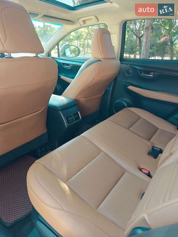 Внедорожник / Кроссовер Lexus NX 2015 в Одессе