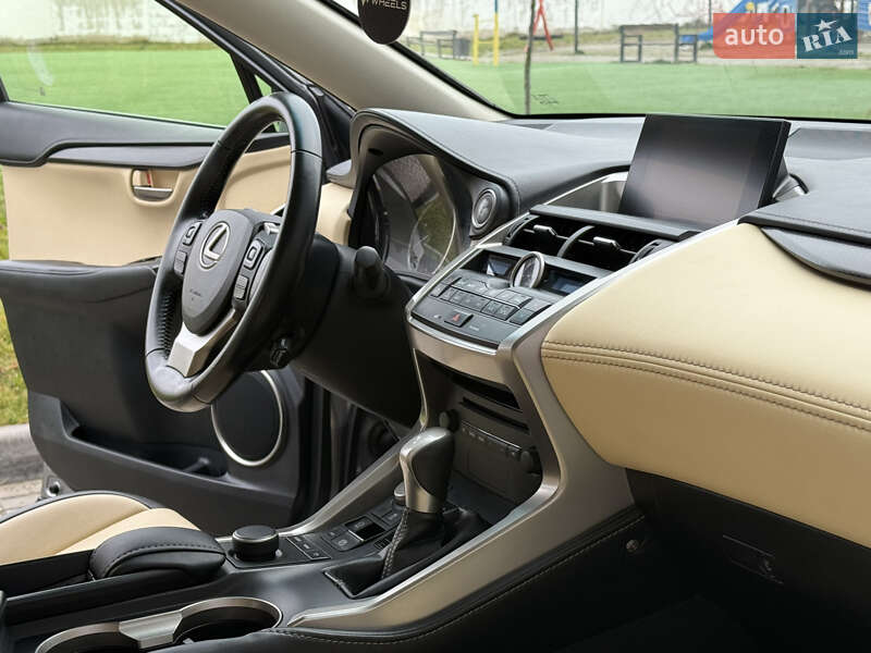 Внедорожник / Кроссовер Lexus NX 2017 в Житомире