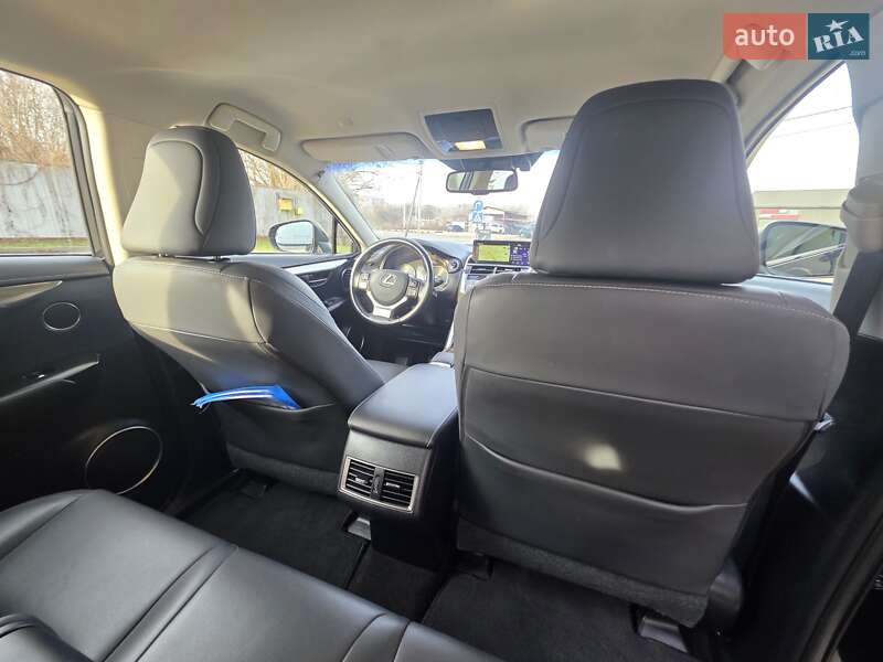 Позашляховик / Кросовер Lexus NX 2018 в Івано-Франківську