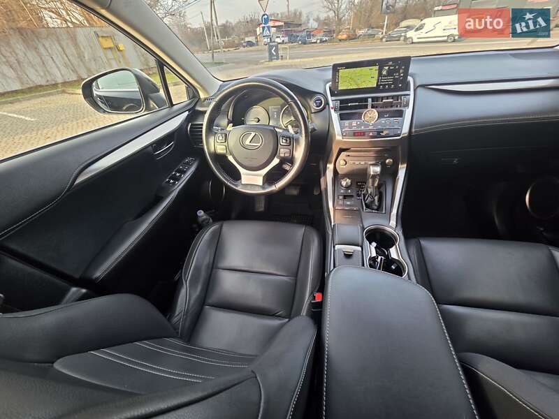 Позашляховик / Кросовер Lexus NX 2018 в Івано-Франківську