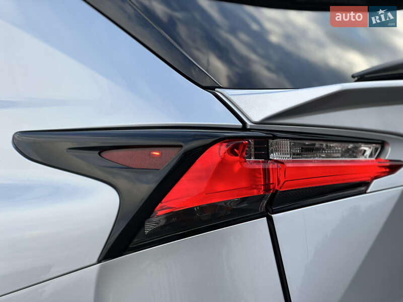 Внедорожник / Кроссовер Lexus NX 2015 в Дрогобыче