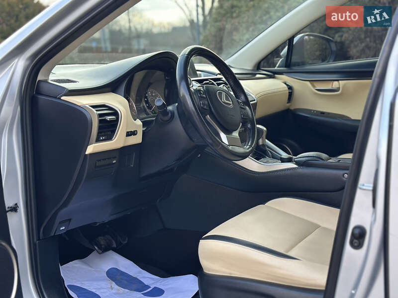 Внедорожник / Кроссовер Lexus NX 2015 в Дрогобыче