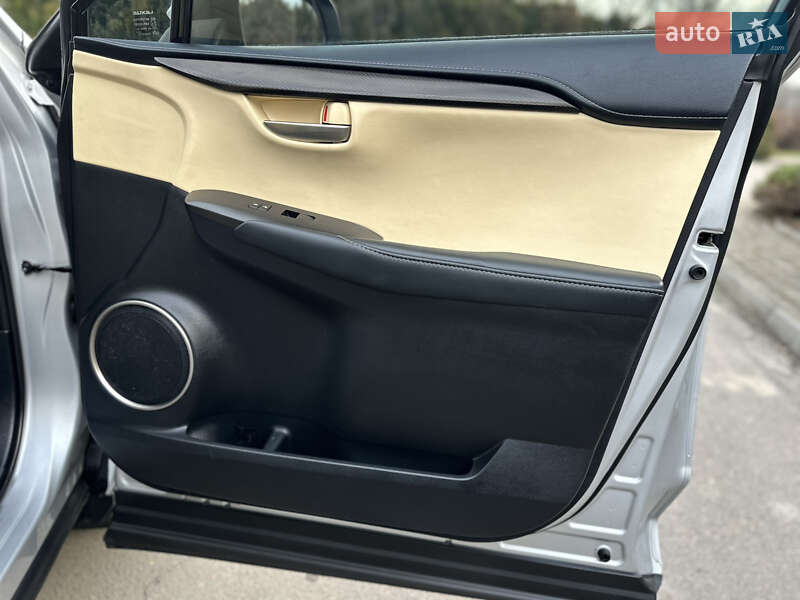 Внедорожник / Кроссовер Lexus NX 2015 в Дрогобыче