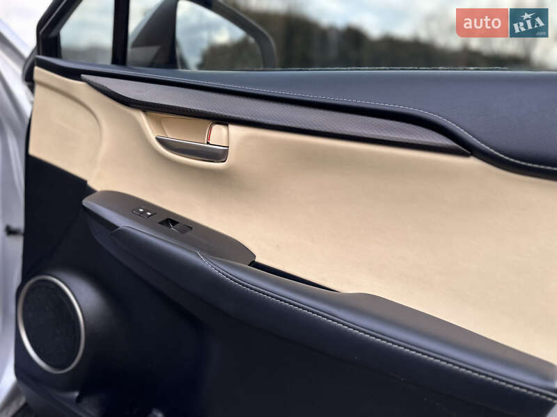 Внедорожник / Кроссовер Lexus NX 2015 в Дрогобыче