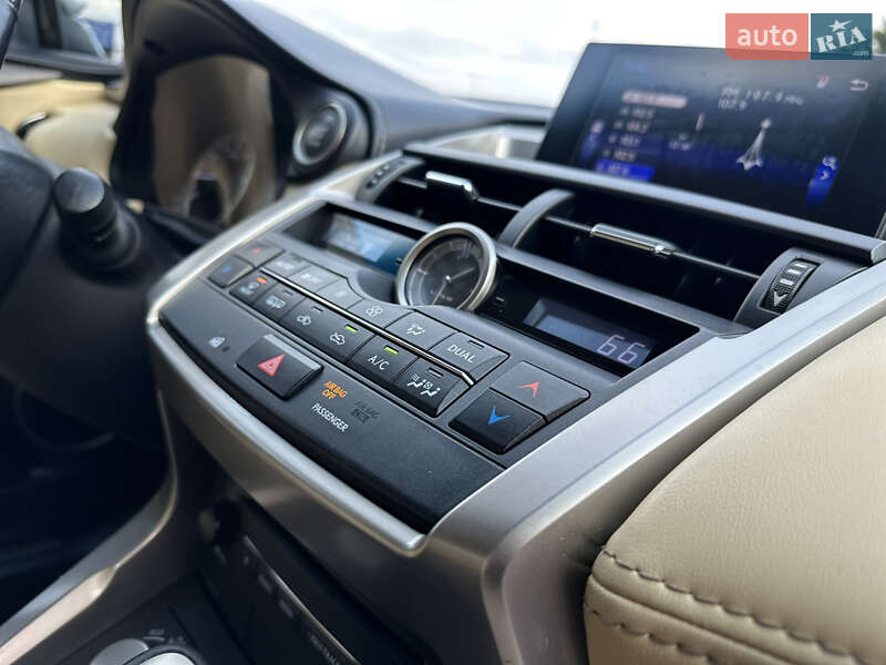 Внедорожник / Кроссовер Lexus NX 2015 в Дрогобыче