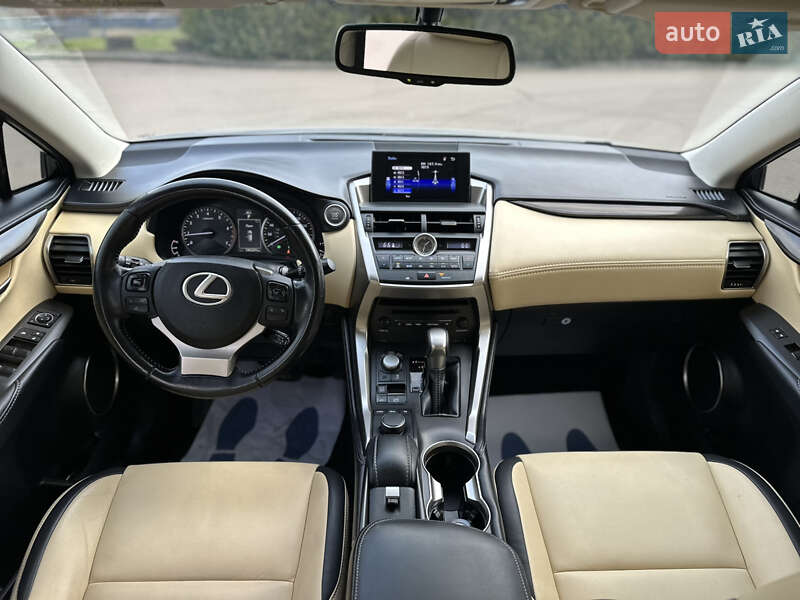 Внедорожник / Кроссовер Lexus NX 2015 в Дрогобыче