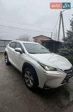 Внедорожник / Кроссовер Lexus NX 2016 в Новых Петровцах