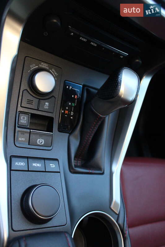 Позашляховик / Кросовер Lexus NX 2016 в Трускавці