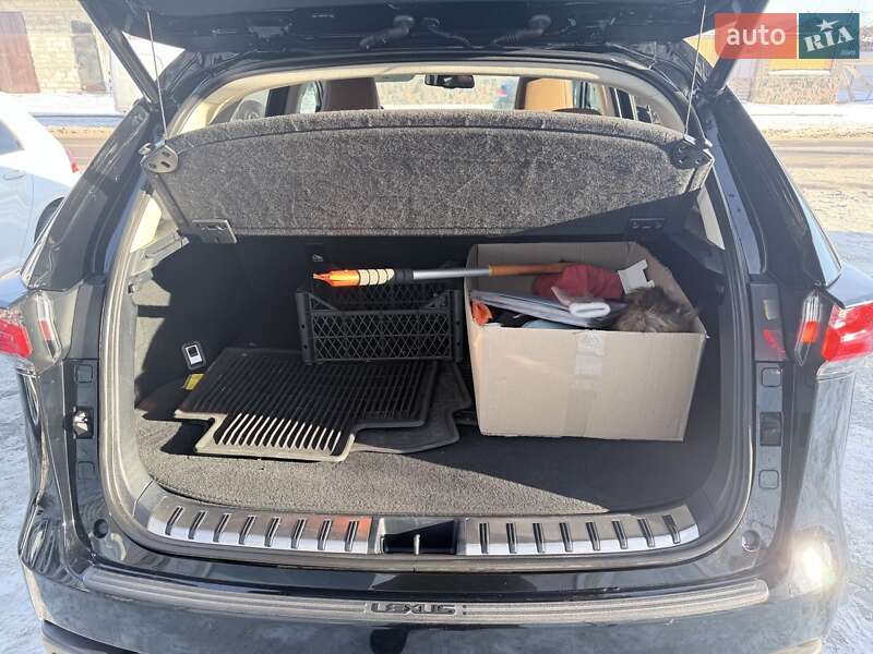 Внедорожник / Кроссовер Lexus NX 2017 в Киеве
