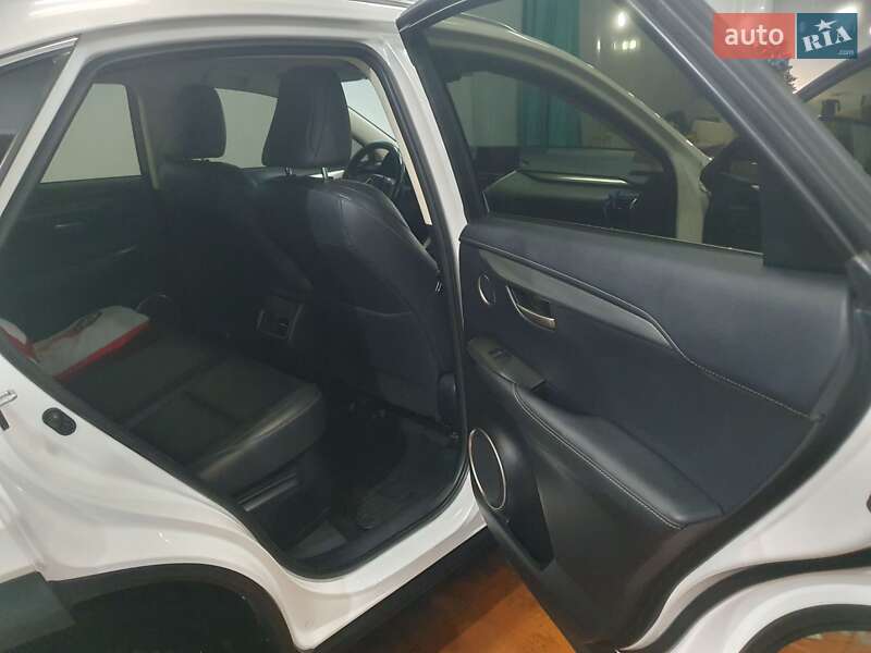 Внедорожник / Кроссовер Lexus NX 2015 в Харькове