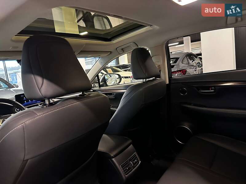 Внедорожник / Кроссовер Lexus NX 2018 в Львове