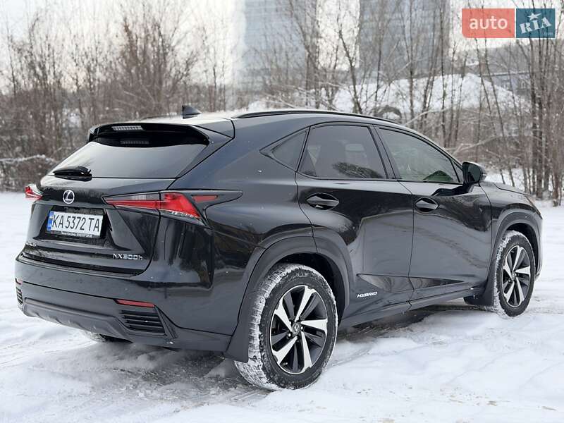 Внедорожник / Кроссовер Lexus NX 2017 в Киеве