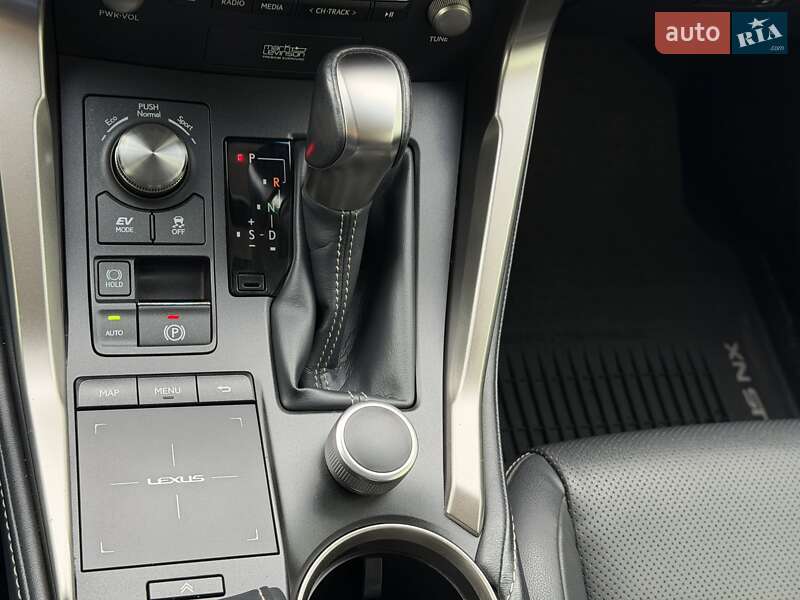 Внедорожник / Кроссовер Lexus NX 2017 в Киеве