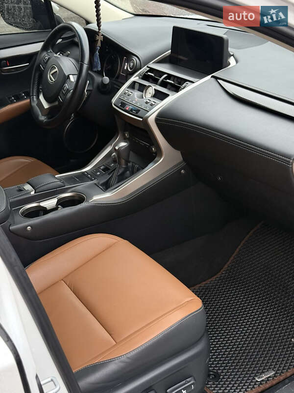 Позашляховик / Кросовер Lexus NX 2018 в Кривому Розі