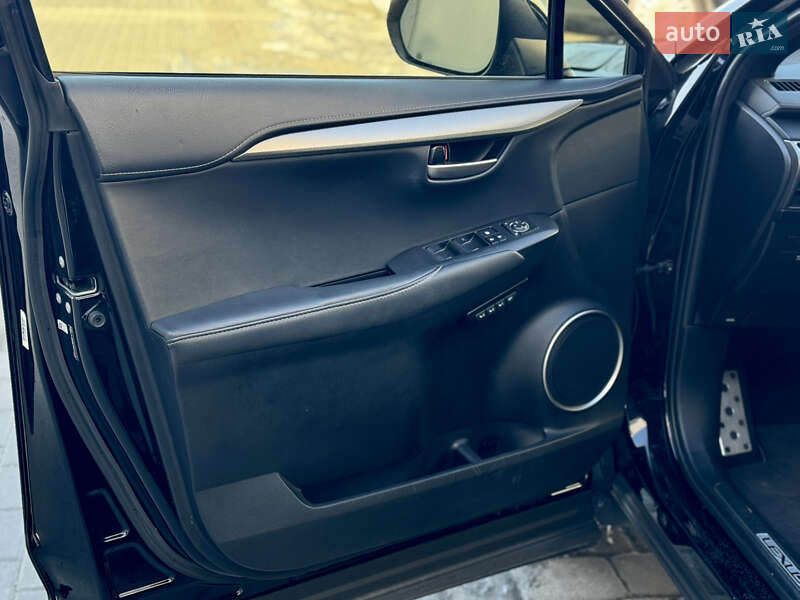 Внедорожник / Кроссовер Lexus NX 2017 в Луцке