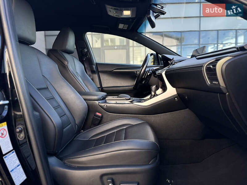 Внедорожник / Кроссовер Lexus NX 2017 в Луцке