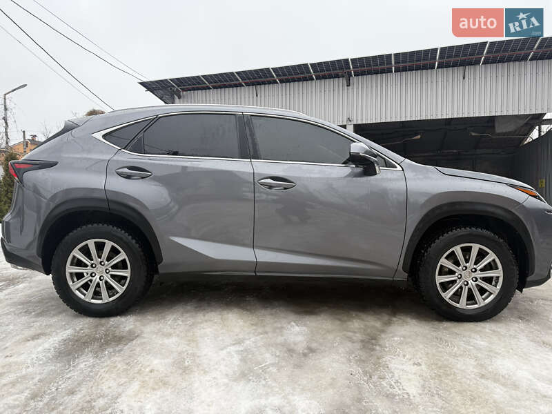 Позашляховик / Кросовер Lexus NX 2015 в Ромнах