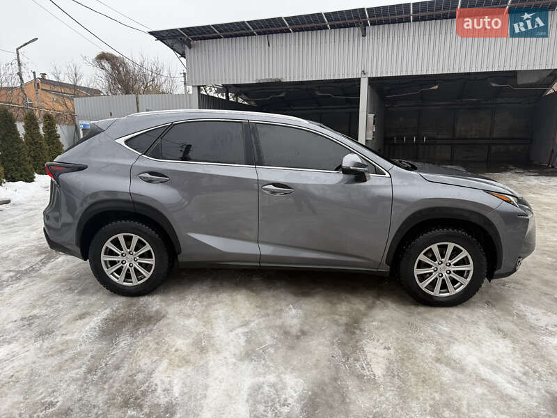 Позашляховик / Кросовер Lexus NX 2015 в Ромнах