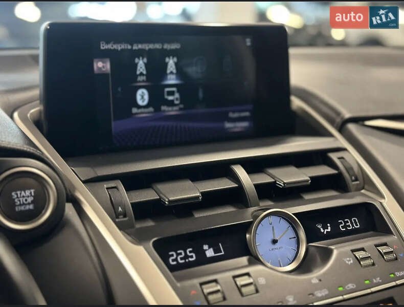 Позашляховик / Кросовер Lexus NX 2019 в Ужгороді