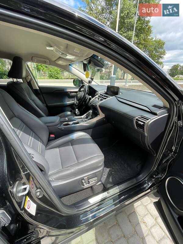 Внедорожник / Кроссовер Lexus NX 2017 в Львове