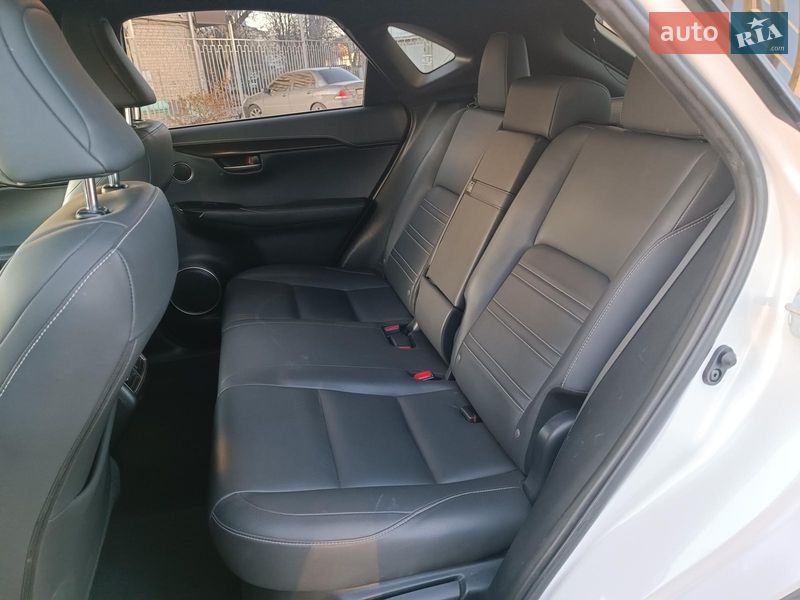 Позашляховик / Кросовер Lexus NX 2017 в Харкові