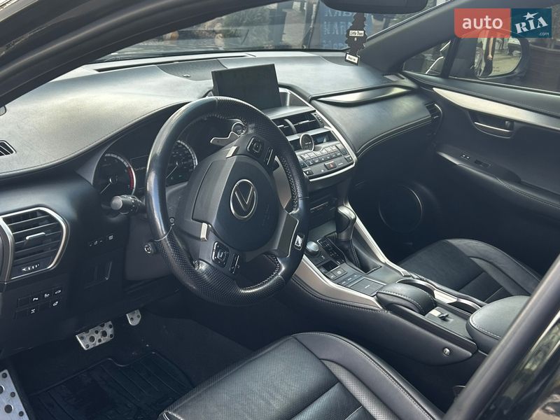 Позашляховик / Кросовер Lexus NX 2016 в Первомайську