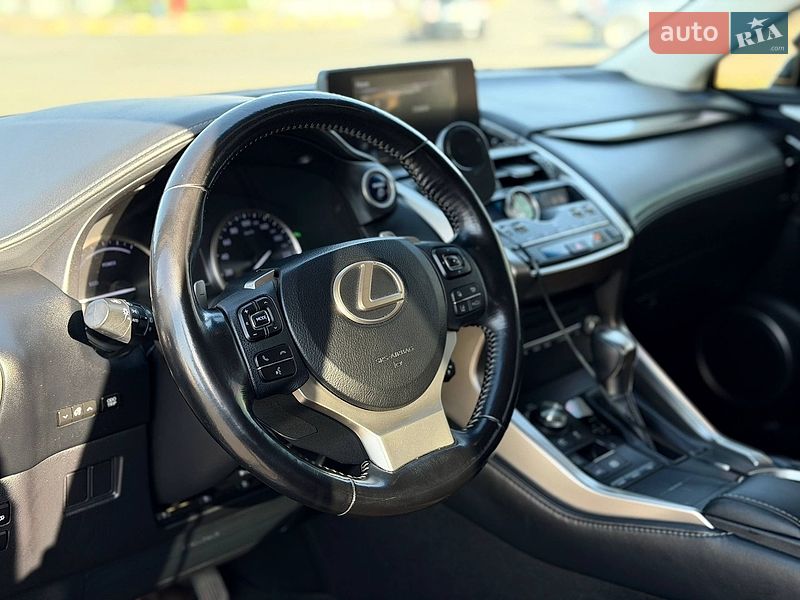 Внедорожник / Кроссовер Lexus NX 2017 в Кривом Роге