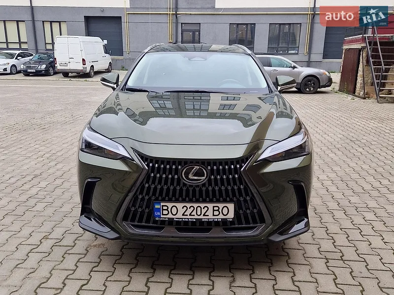 Lexus NX 2023