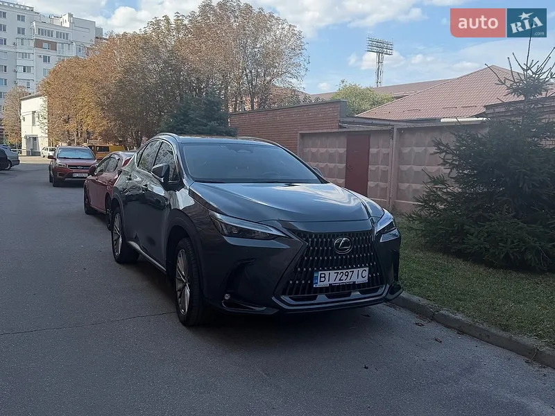Lexus NX 2022
