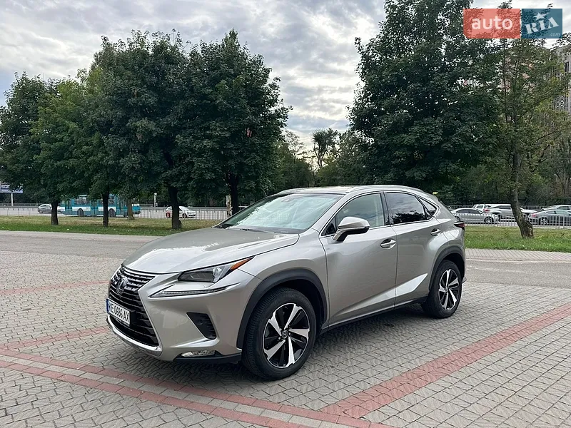 Lexus NX 2021