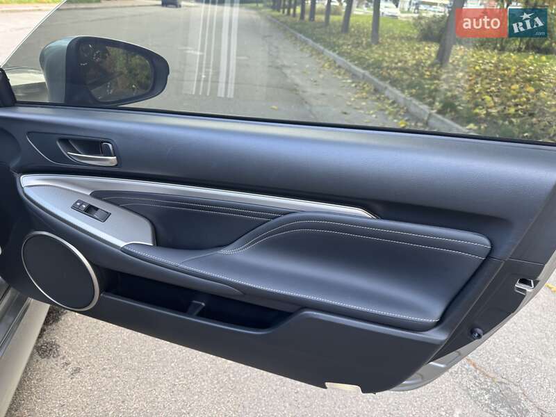 Купе Lexus RC 2017 в Умани