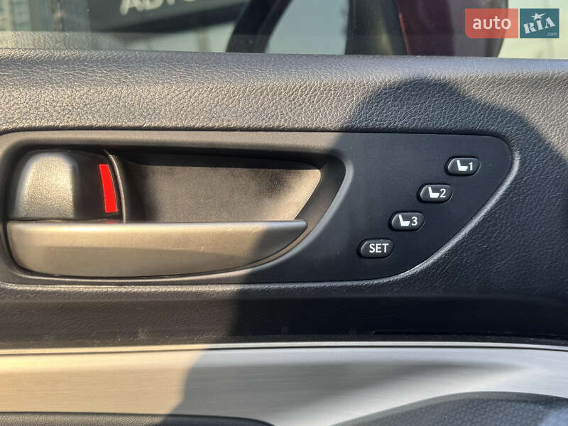 Купе Lexus RC 2017 в Киеве