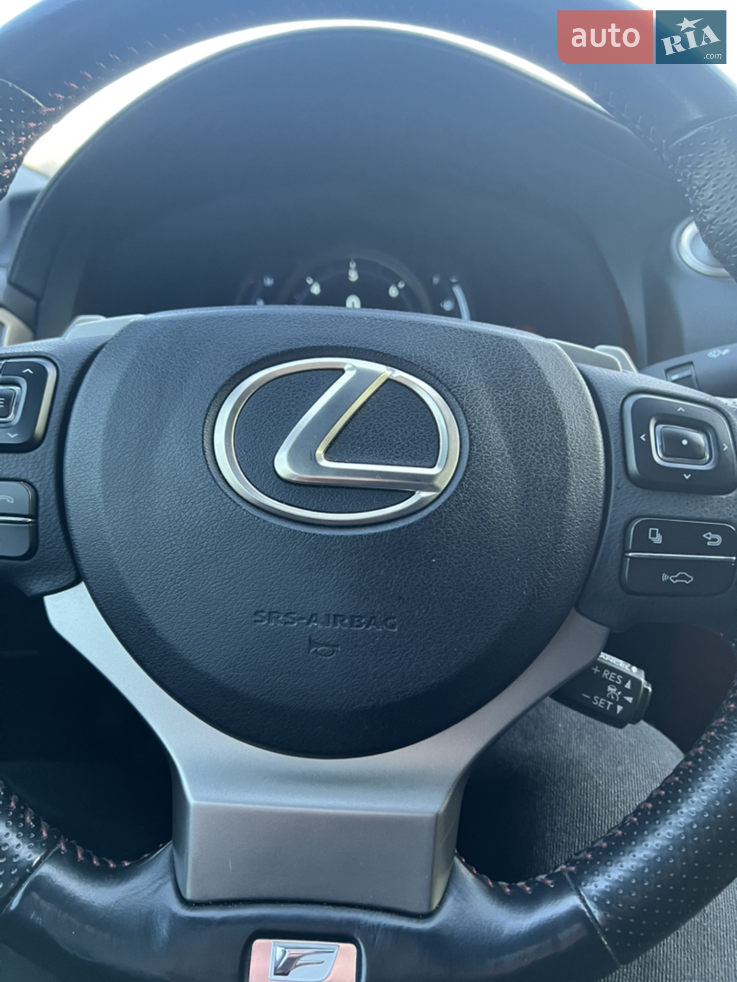 2017 Lexus RC - мініатюра 31