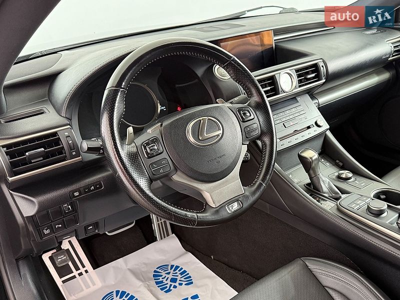 Купе Lexus RC 2016 в Львові