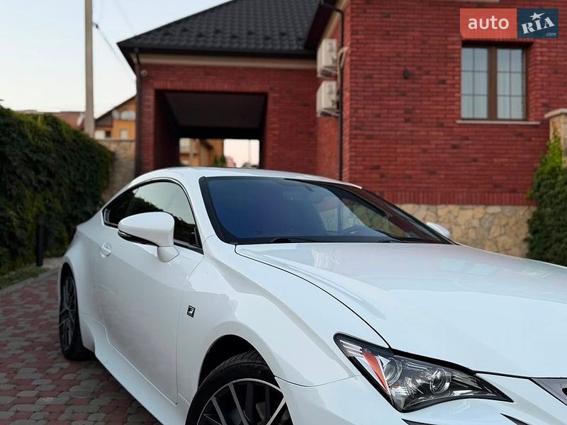 Купе Lexus RC 2017 в Чернівцях