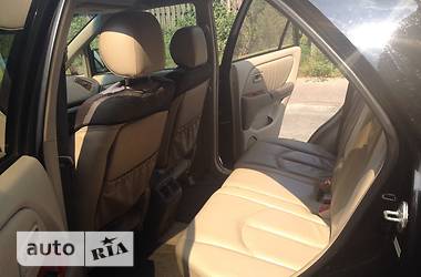 Внедорожник / Кроссовер Lexus RX 2000 в 
