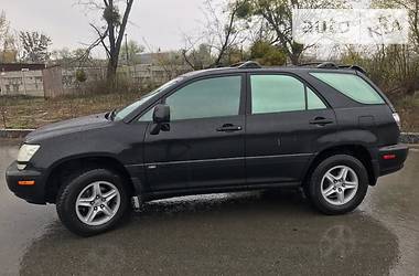 Позашляховик / Кросовер Lexus RX 2000 в 